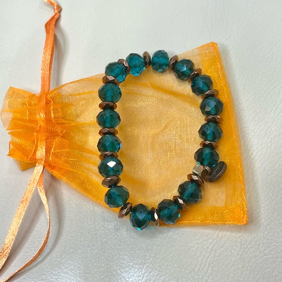 Savvy Bling Jewelry - Savvy Bling Beaded Bracelet Blue Green and Rose Gold Gift Bag Included NWOT